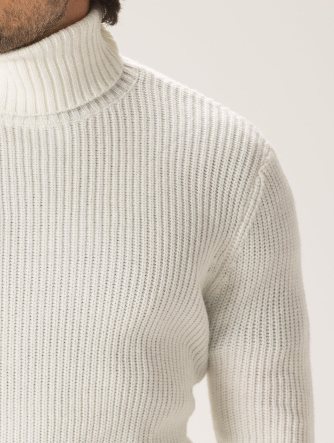 BOBBY ROLLNECK SWEATER IN WHITE