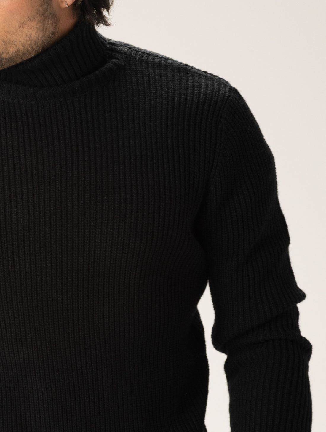 BOBBY ROLLNECK SWEATER IN BLACK