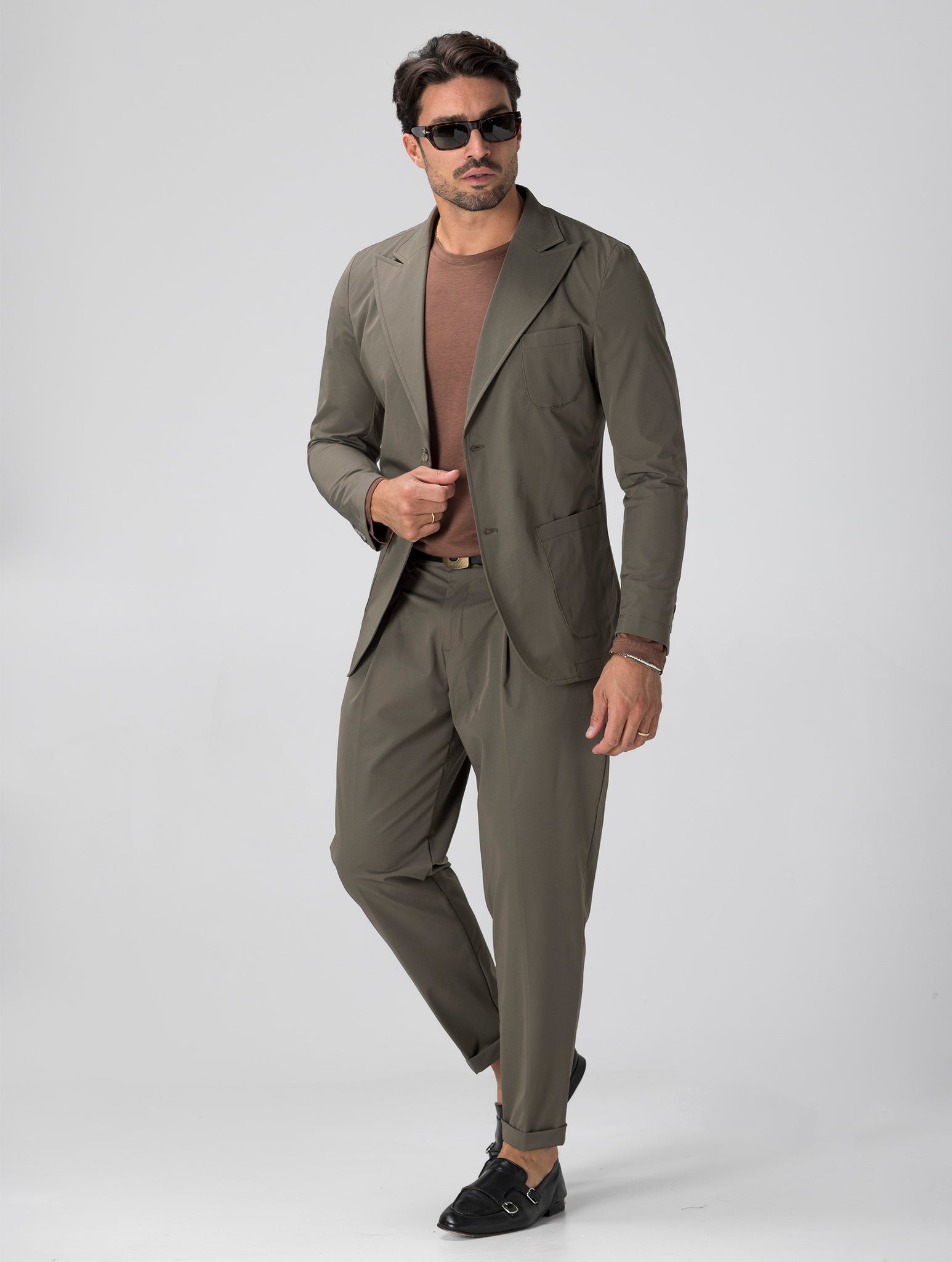 HIRO TECH FORMAL SUIT IN GREEN