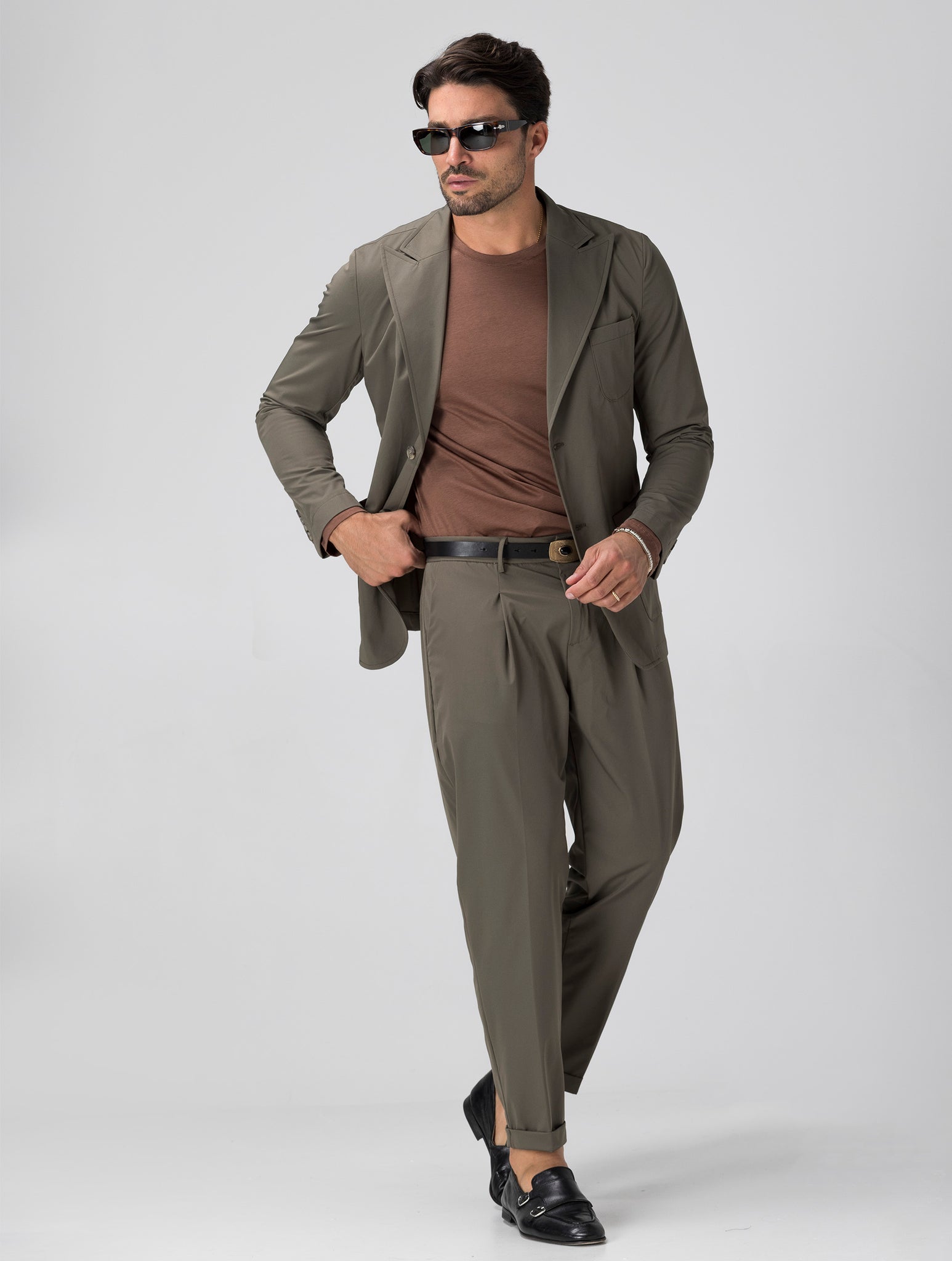 HIRO TECH FORMAL SUIT IN GREEN