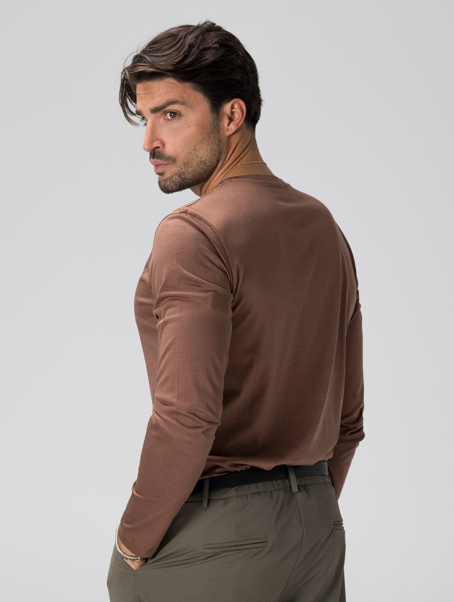 CHARLIE LONG SLEEVED T-SHIRT IN TOBACCO