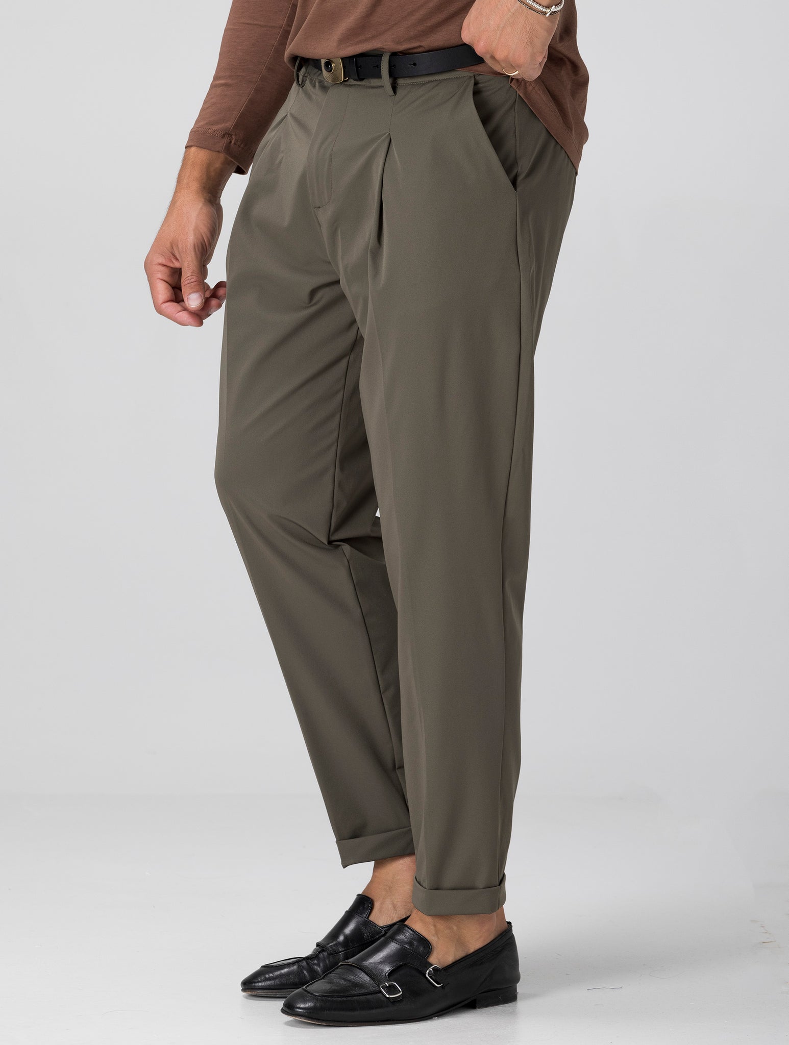 HIRO PANTALON FORMAL TEJIDO TECNICO VERDE