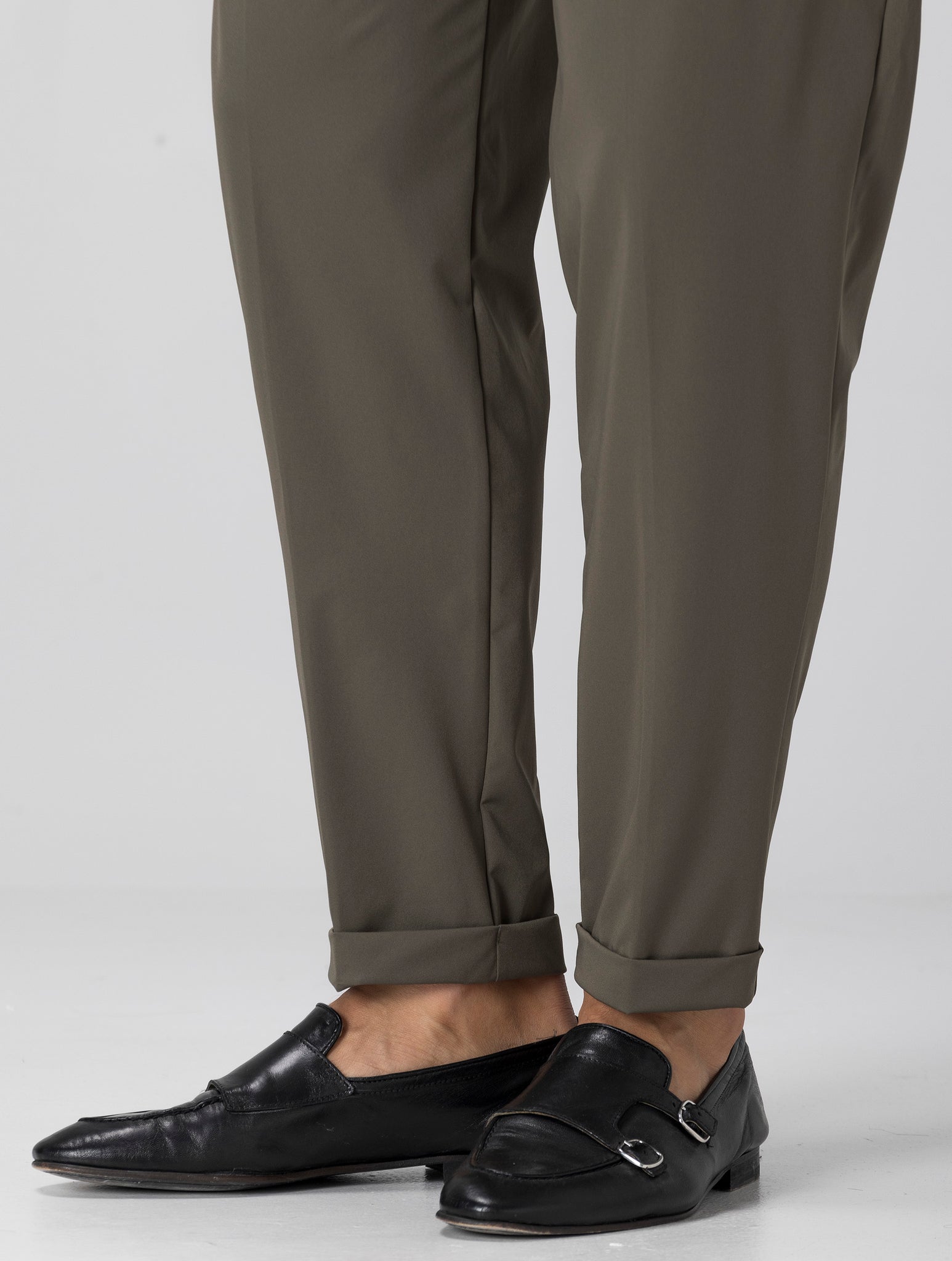 HIRO PANTALON FORMAL TEJIDO TECNICO VERDE