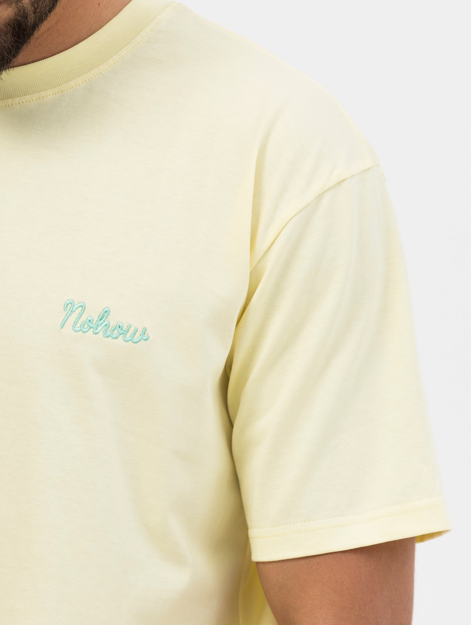 GELBFARBENES OVERSIZE-T-SHIRT MIT NOHOW-STICKEREI