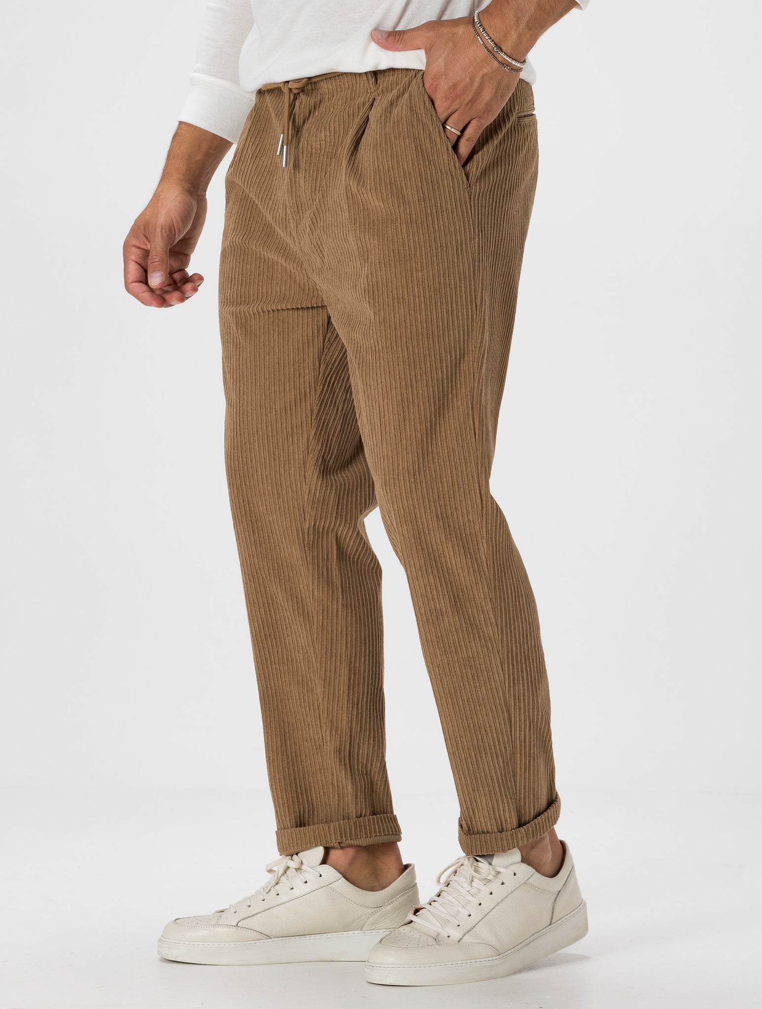 RHYS  PANTALON EN VELOURS CAMEL