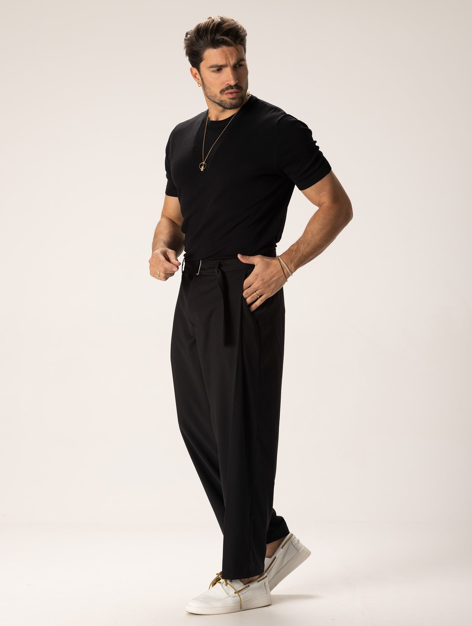 SOSUKE PANTALON NOIR DÉCONTRACTÉ