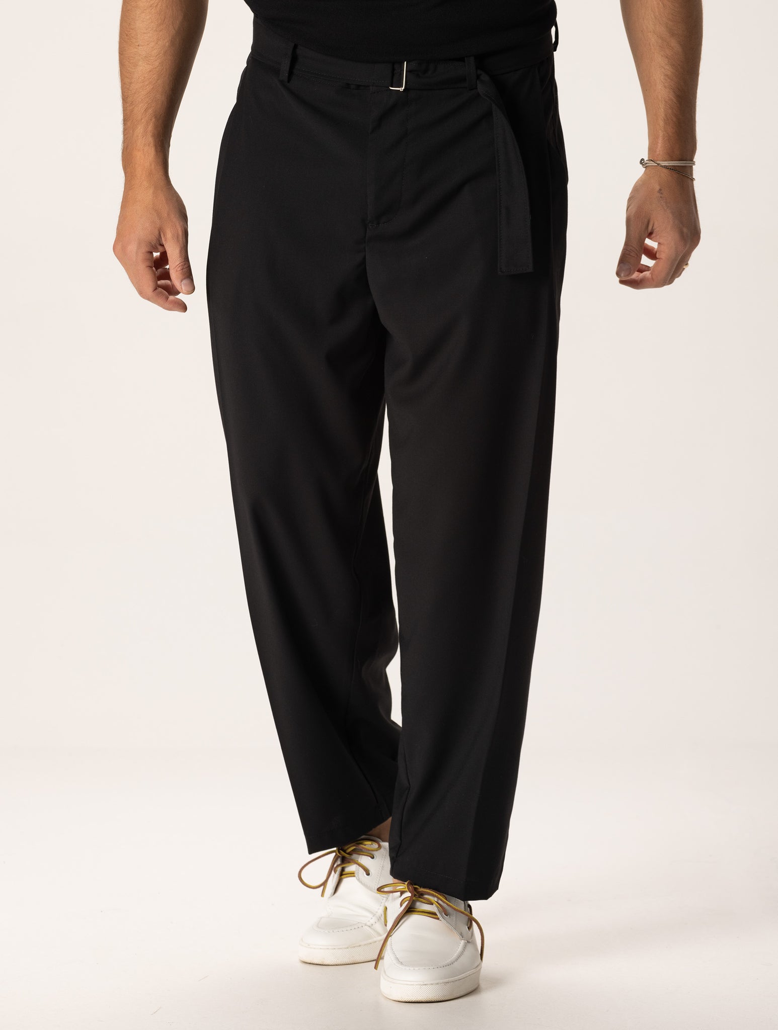 SOSUKE CASUAL PANTS IN BLACK