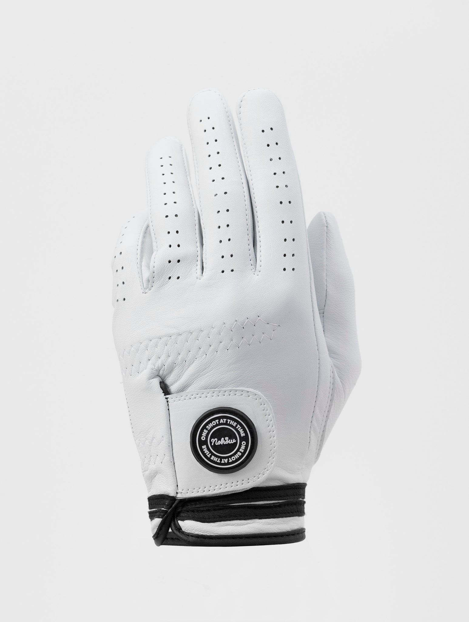 NOHOW GOLF LEFT GLOVE IN WHITE AND BLACK