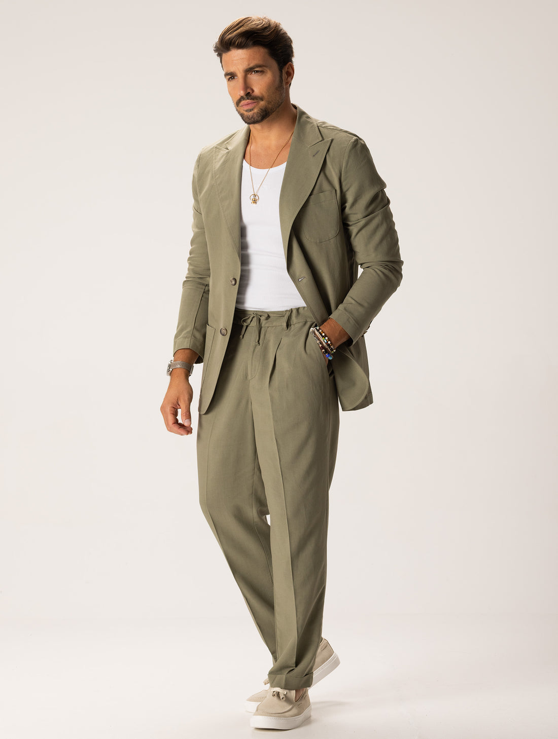 FEDRO TRAJE EN LINO VERDE