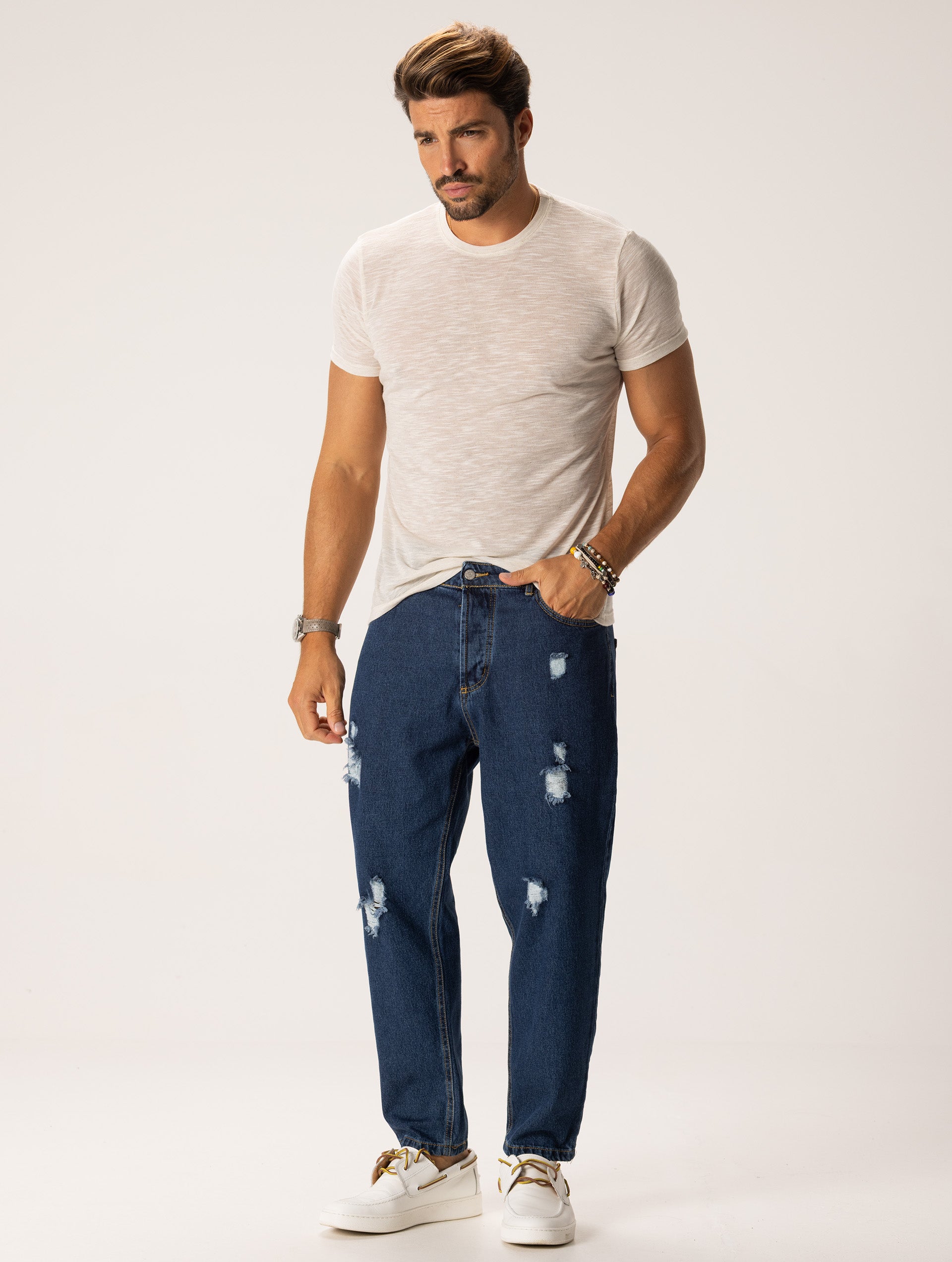 Jeans Strappati Uomo di Marca: Neri, Blu e Altri Colori ⋆ Antony Morato Jeans Strappati Uomo di Marca: Neri, Blu e Altri Colori ⋆ Antony Morato