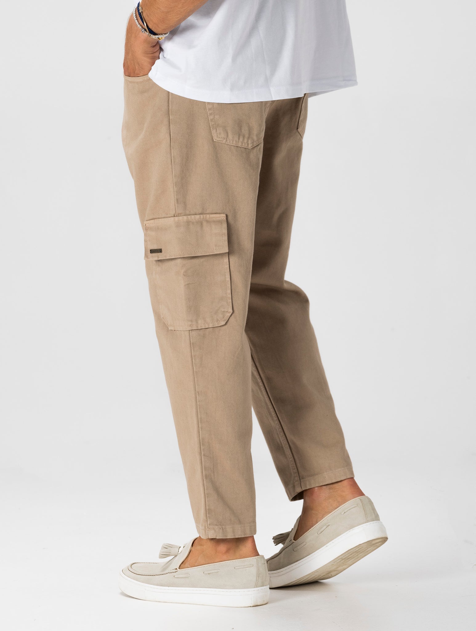 MASATO PANTALON CARGO DE COULEUR CAMEL