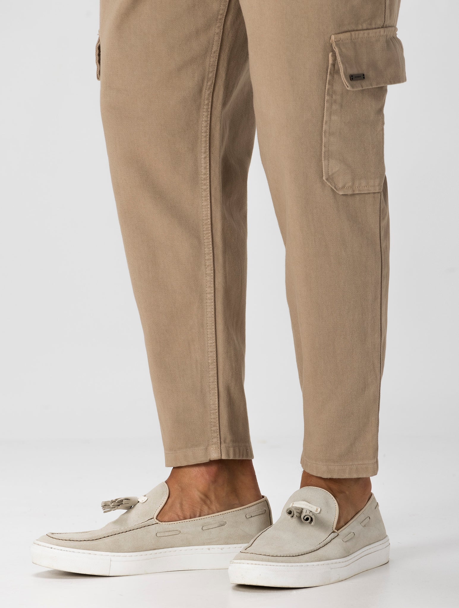 MASATO PANTALON CARGO DE COULEUR CAMEL