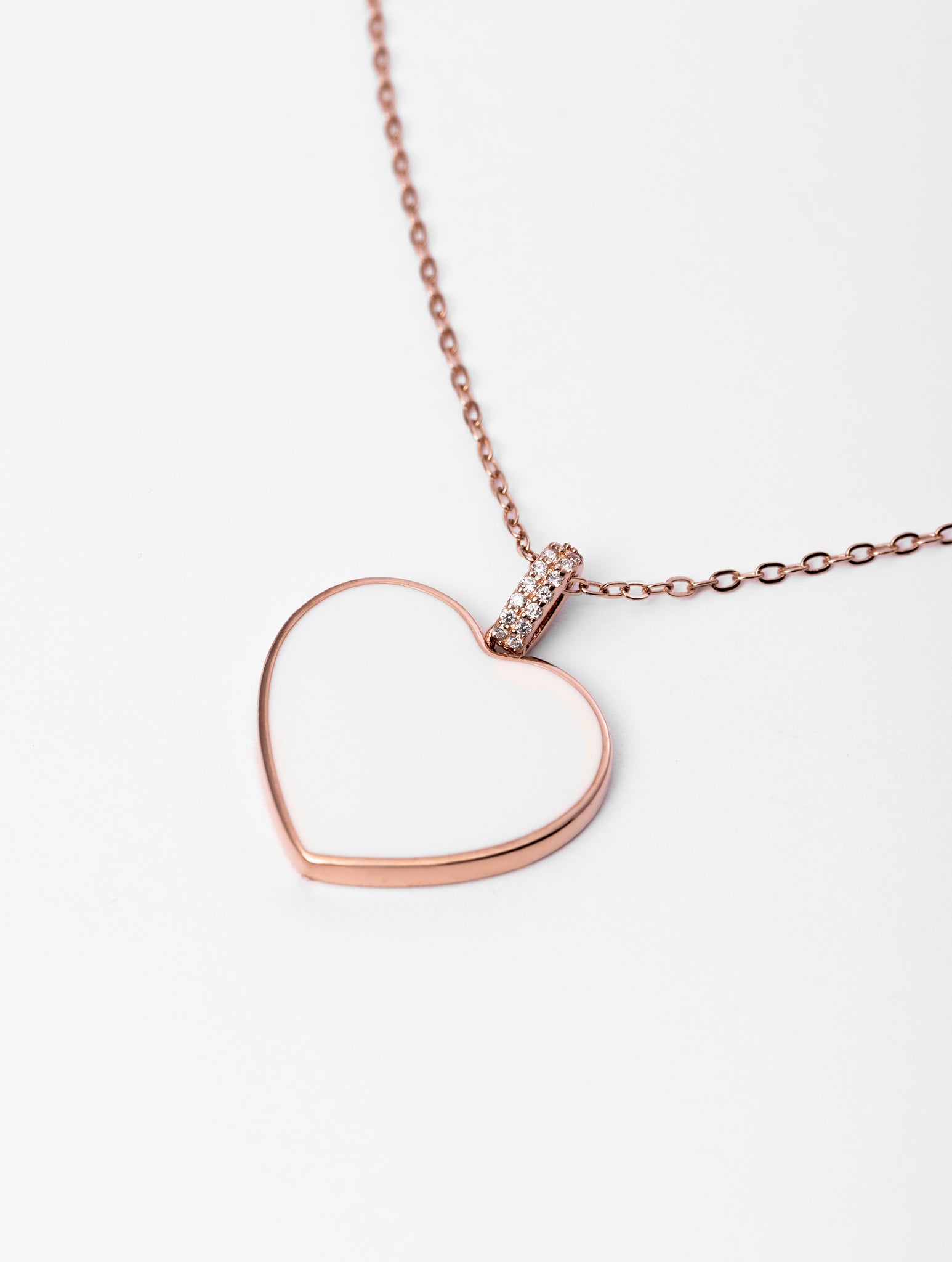 ELODIE NECKLACE IN ROSE GOLD WITH WHITE HEART