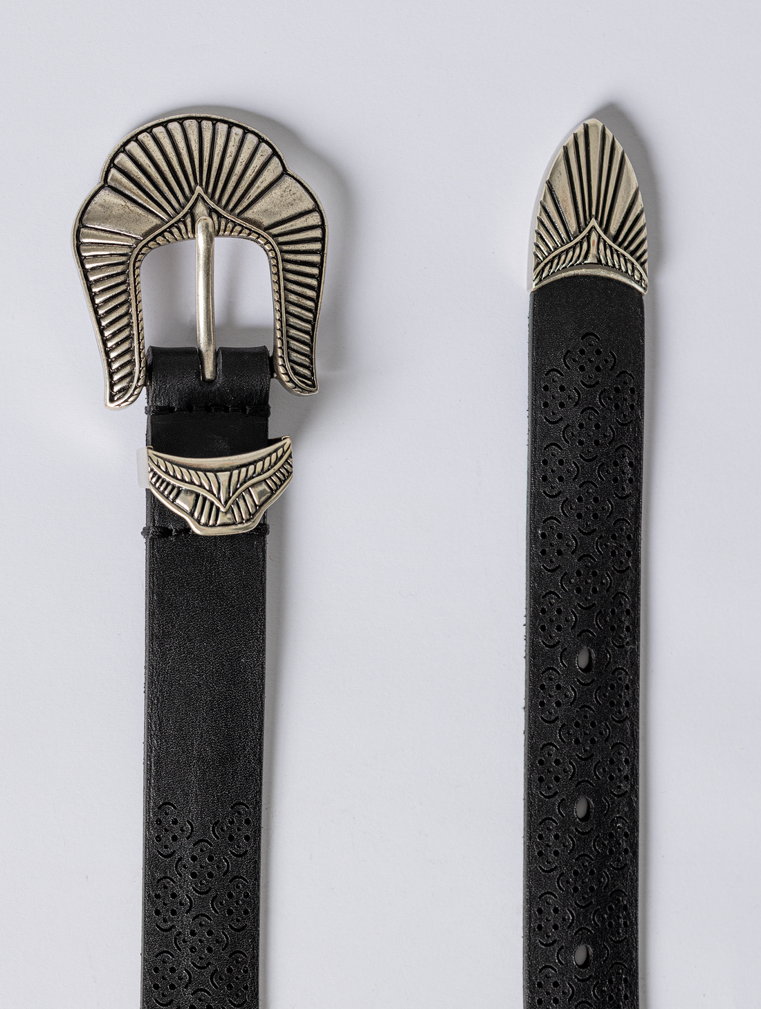LASER-ETCHED LEATHER BELT IN BLACK