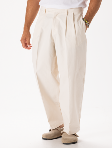 PANTALONI CASUAL COLOR CREMA CON PINCES