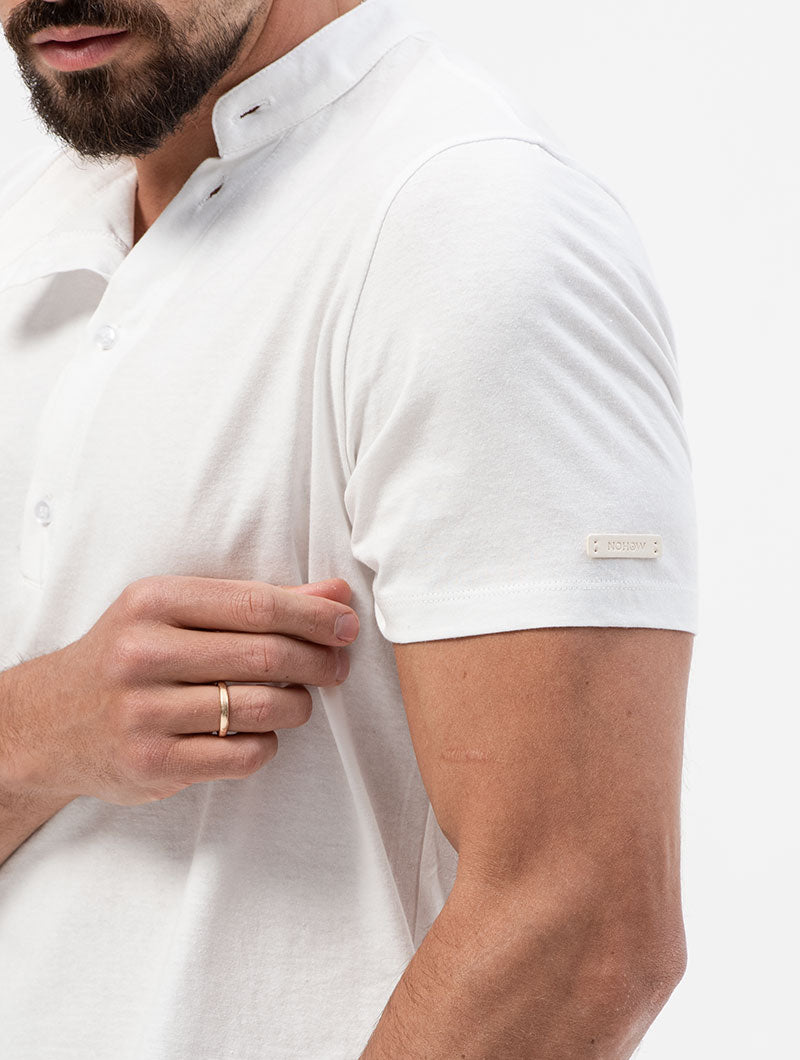 BASIC T-SHIRT IN WHITE HENLEY NECK