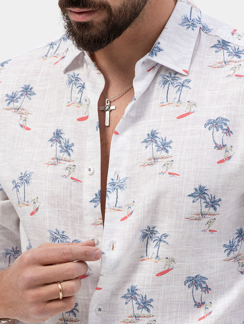 CAMISA BLANCA CON ESTAMPADO DE PALMERAS