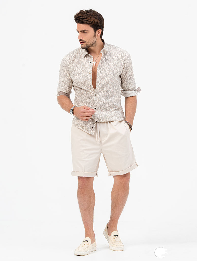 Shorts in beige whit elastic waistband Shorts in beige whit elastic waistband