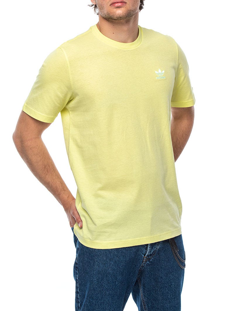 ESSENTIAL TEE IN LIME