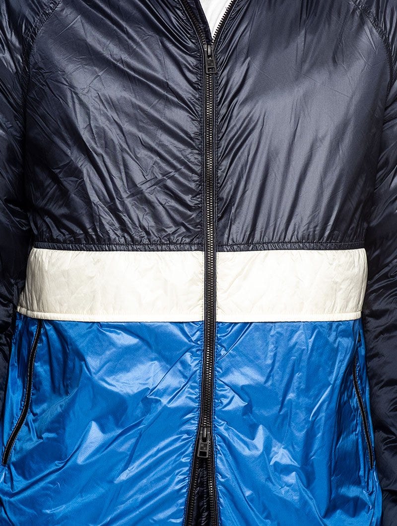 PACK-IT DOWN JACKET IN WHITE AND BLUE
