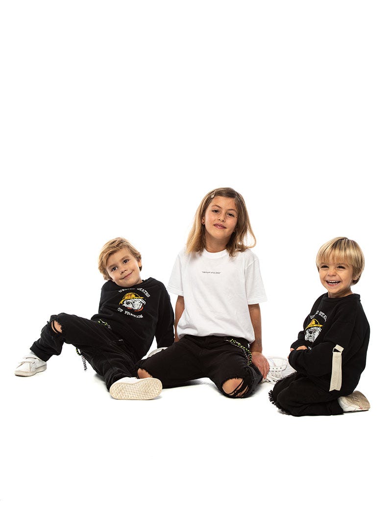 779852_9 779852_9