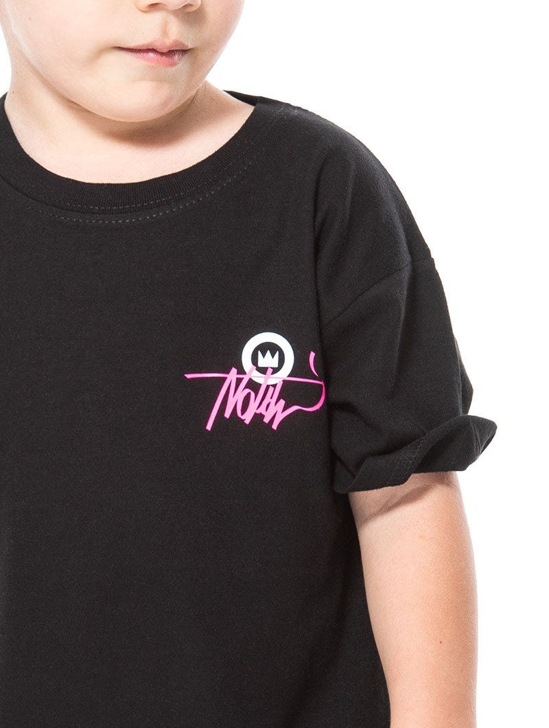 KIDS FLUO TAG NHW T-SHIRT IN BLACK